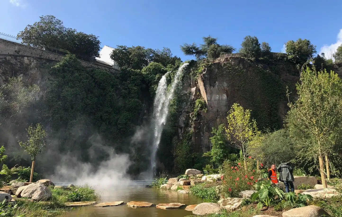 Jardin Extraordinaire : entre chute d’eau spectaculaire et panoramas