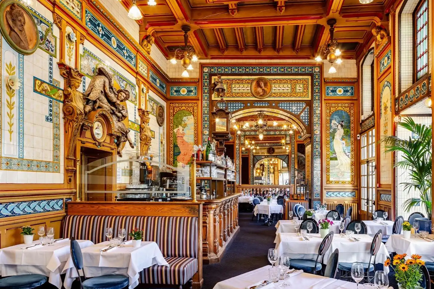 Restaurant La Cigale à Nantes Histoire, menu et ambiance Art nouveau