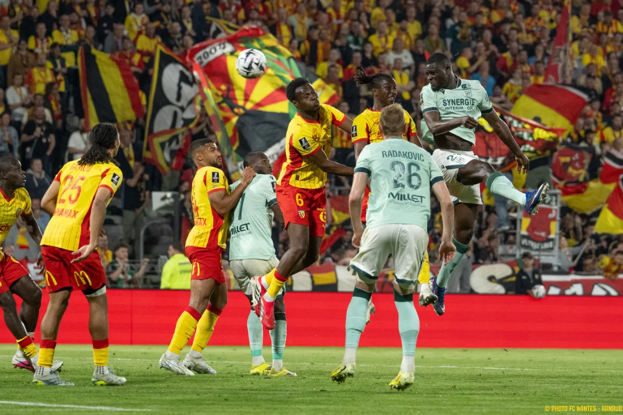 Le FC Nantes en Ligue 2, une relégation qui interroge sur la gestion du club
