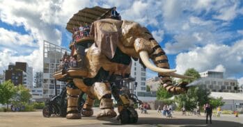 Le grand éléphant mécanique des Machines de l'Île à Nantes, symbole du quartier Île de Nantes